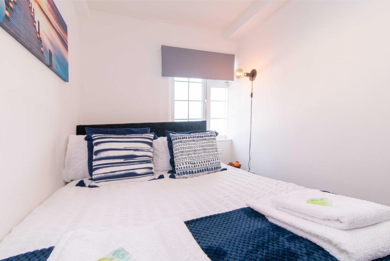 Stylish & Central 2 Bedroom Apartment - Fast Wifi Castle Donington Exterior photo